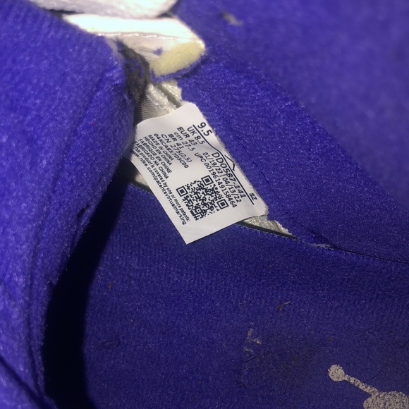 Jordan 5s - Picture 3 of 7